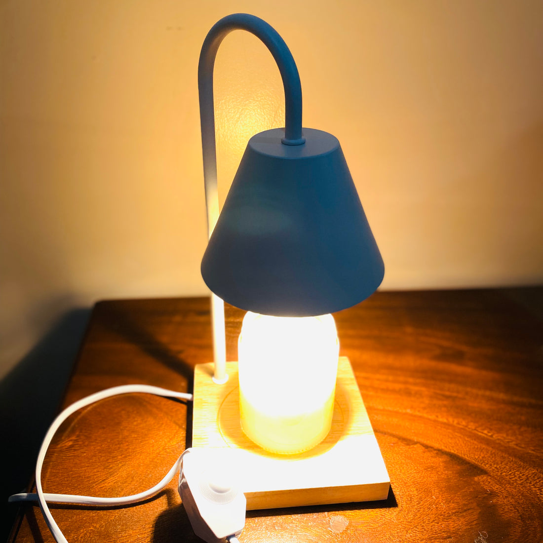 Ballay de Eschilo Candle Warmer with Scented Candle